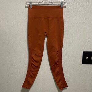 Fabletics Sync Seamless High-Waisted 7/8 Legging Size XS